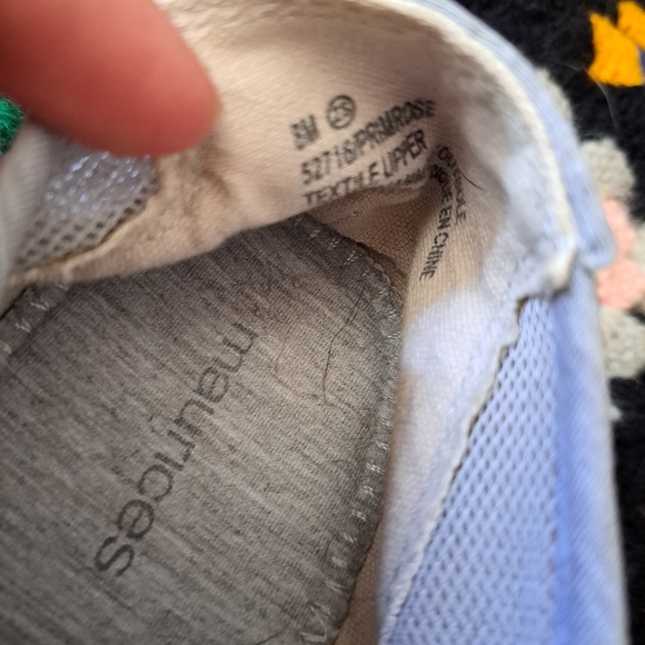 Maurices Gray Mesh Lace-Up Memory Foam Sneakers - Size 8 - Picture 4 of 6